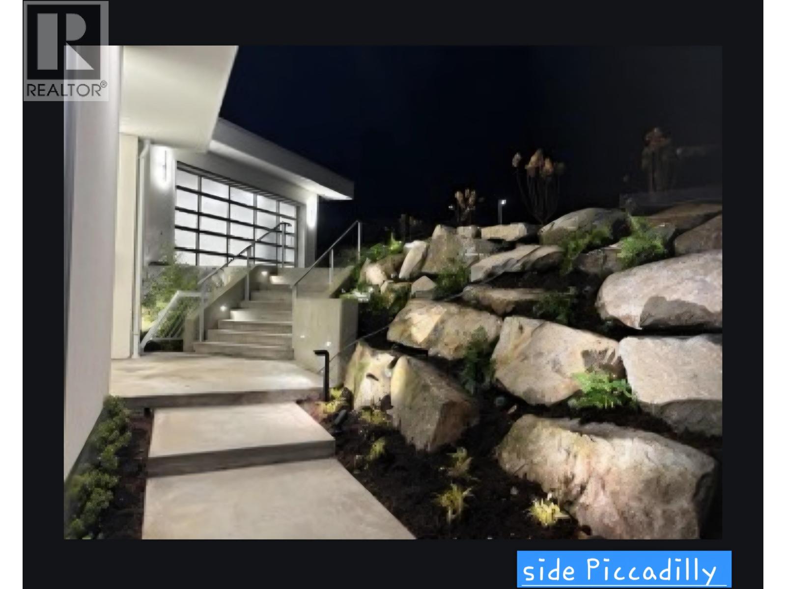 4437 Piccadilly North, West Vancouver, British Columbia  V7W 1C8 - Photo 3 - R3071715