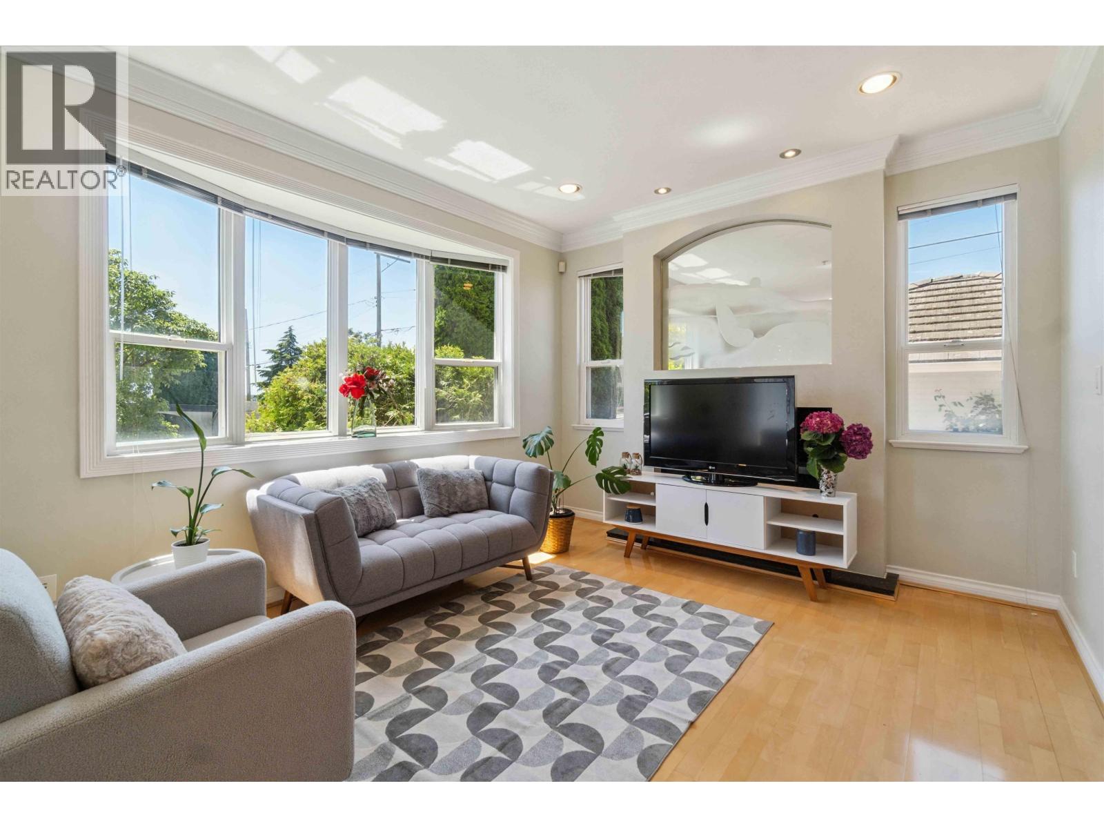 1303 W 67th Avenue, Vancouver, British Columbia V6P 2T3 - Photo 3 - R3071830