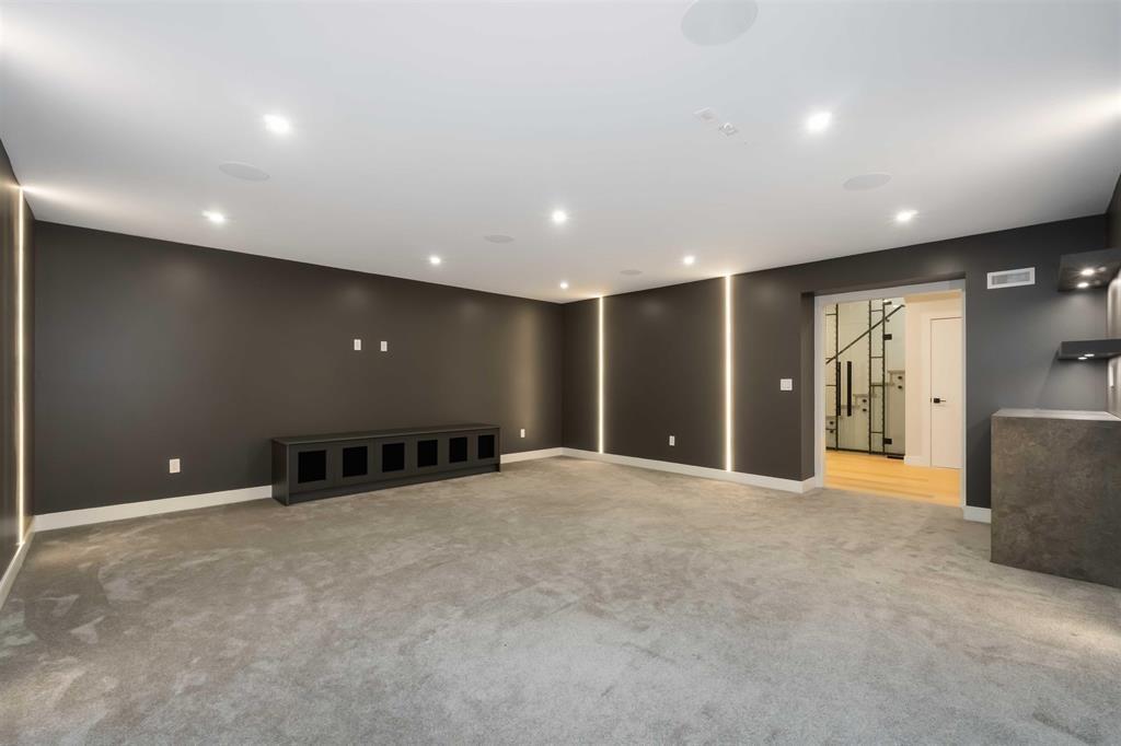 16211 96b Avenue, Surrey, British Columbia  V4N 5X2 - Photo 3 - R3071880