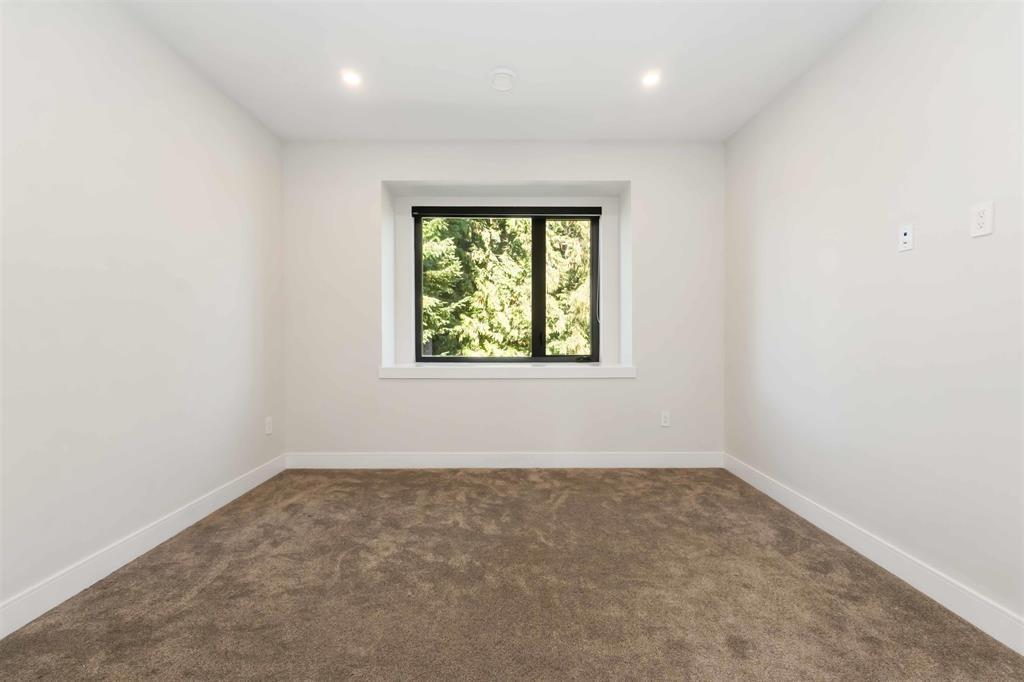 16211 96b Avenue, Surrey, British Columbia  V4N 5X2 - Photo 5 - R3071880