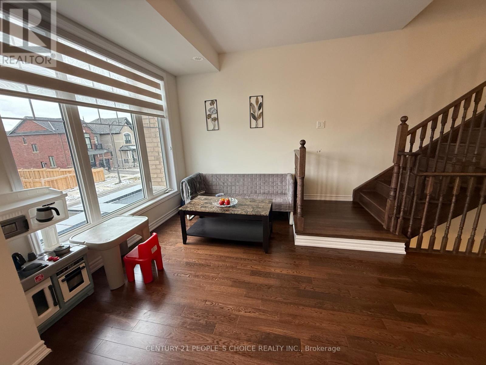 25 Minnock Street, Caledon, Ontario  L7C 1Z9 - Photo 7 - W12588742