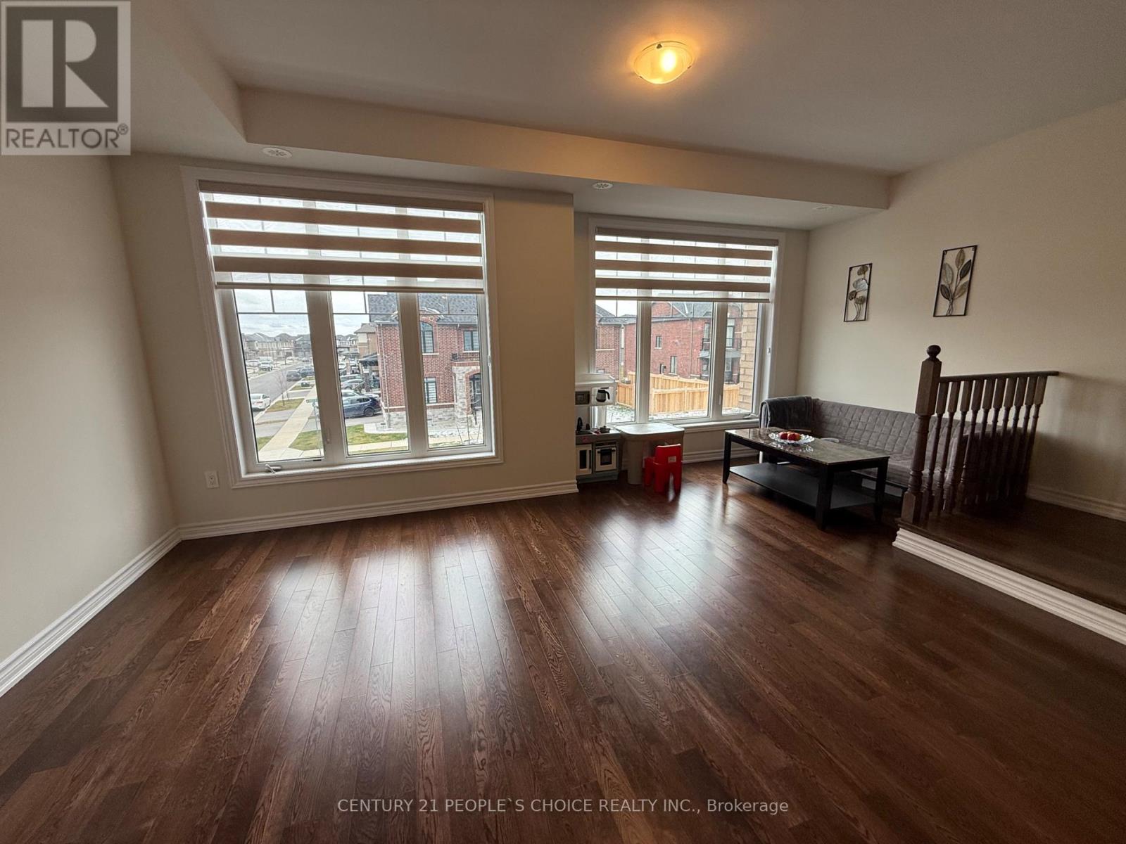 25 Minnock Street, Caledon, Ontario  L7C 1Z9 - Photo 6 - W12588742