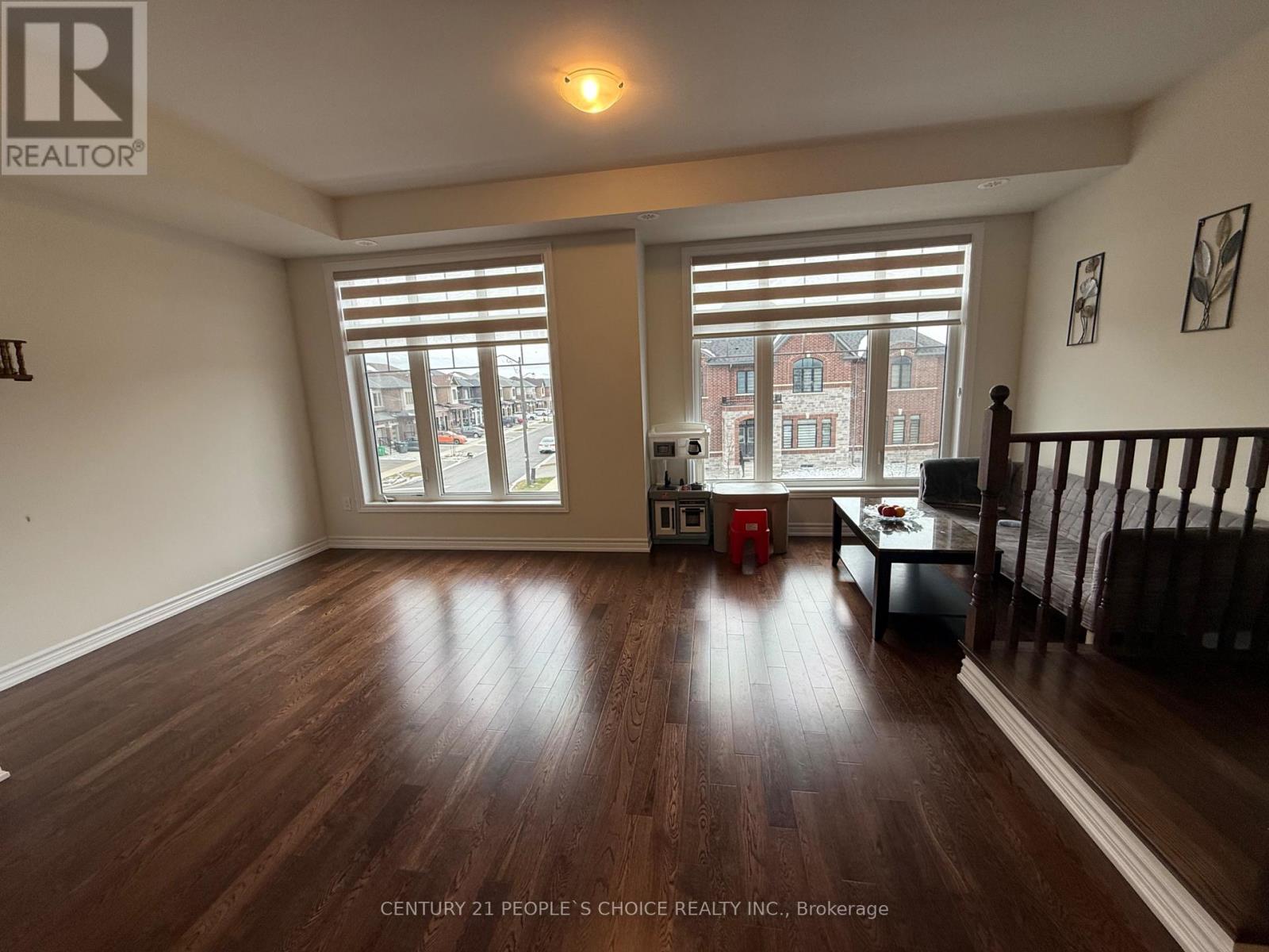 25 Minnock Street, Caledon, Ontario  L7C 1Z9 - Photo 4 - W12588742