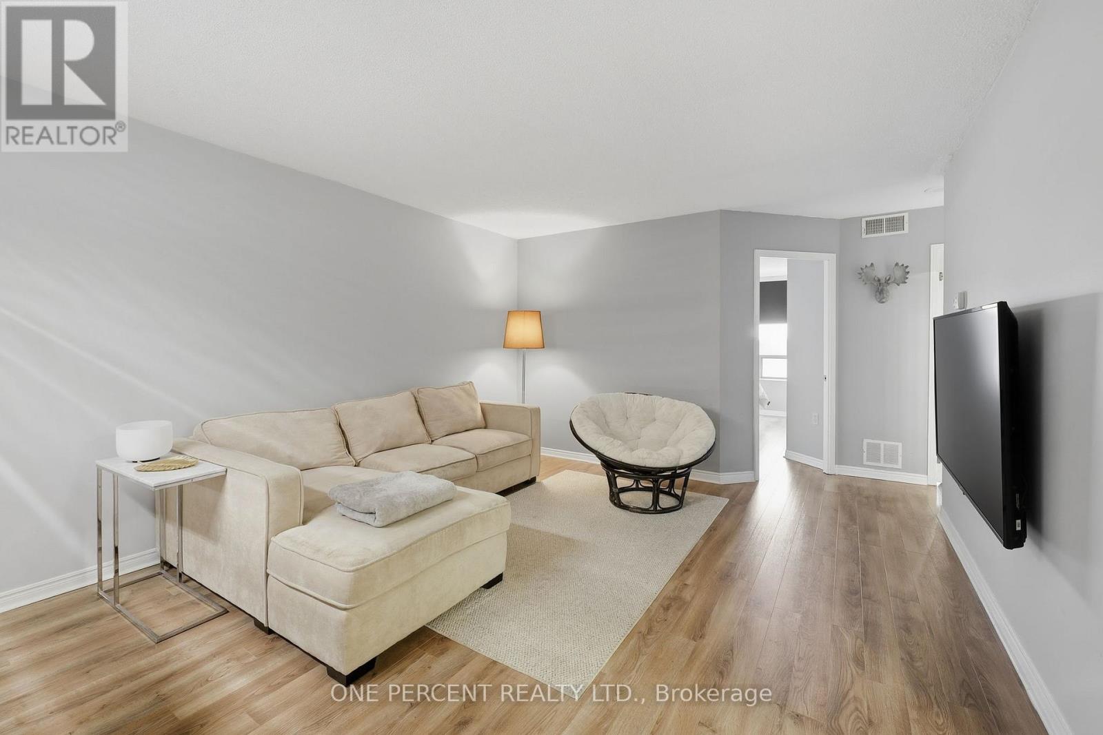 709 - 695 Richmond Street, London East, Ontario  N6A 5M8 - Photo 2 - X12599140