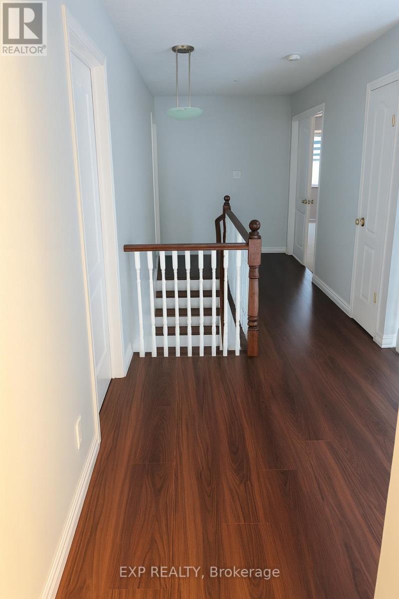 Upper - 235 Pineland Court, Waterloo, Ontario  N2T 2S3 - Photo 10 - X12598976