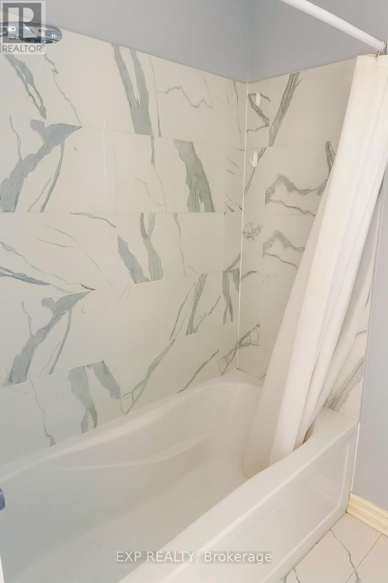 Upper - 235 Pineland Court, Waterloo, Ontario  N2T 2S3 - Photo 18 - X12598976