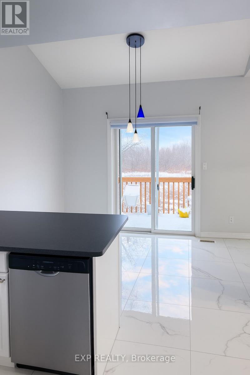 Upper - 235 Pineland Court, Waterloo, Ontario  N2T 2S3 - Photo 8 - X12598976