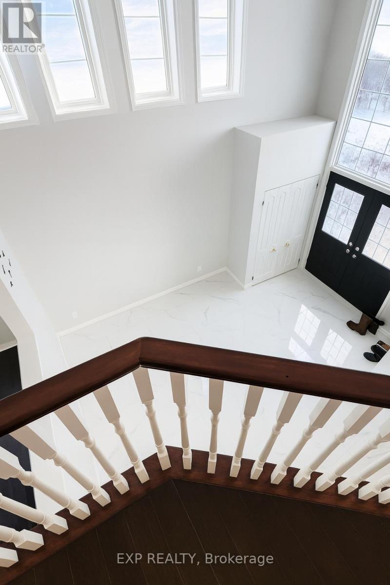 Upper - 235 Pineland Court, Waterloo, Ontario  N2T 2S3 - Photo 9 - X12598976