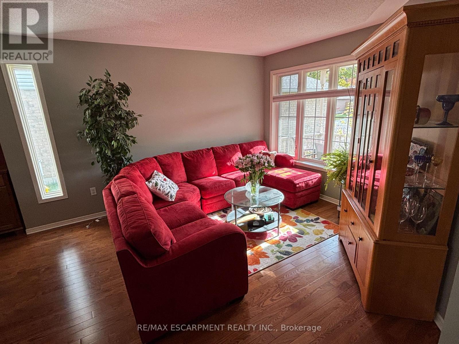 111 Duncairn Crescent, Hamilton, Ontario  L9C 6E9 - Photo 4 - X12599018
