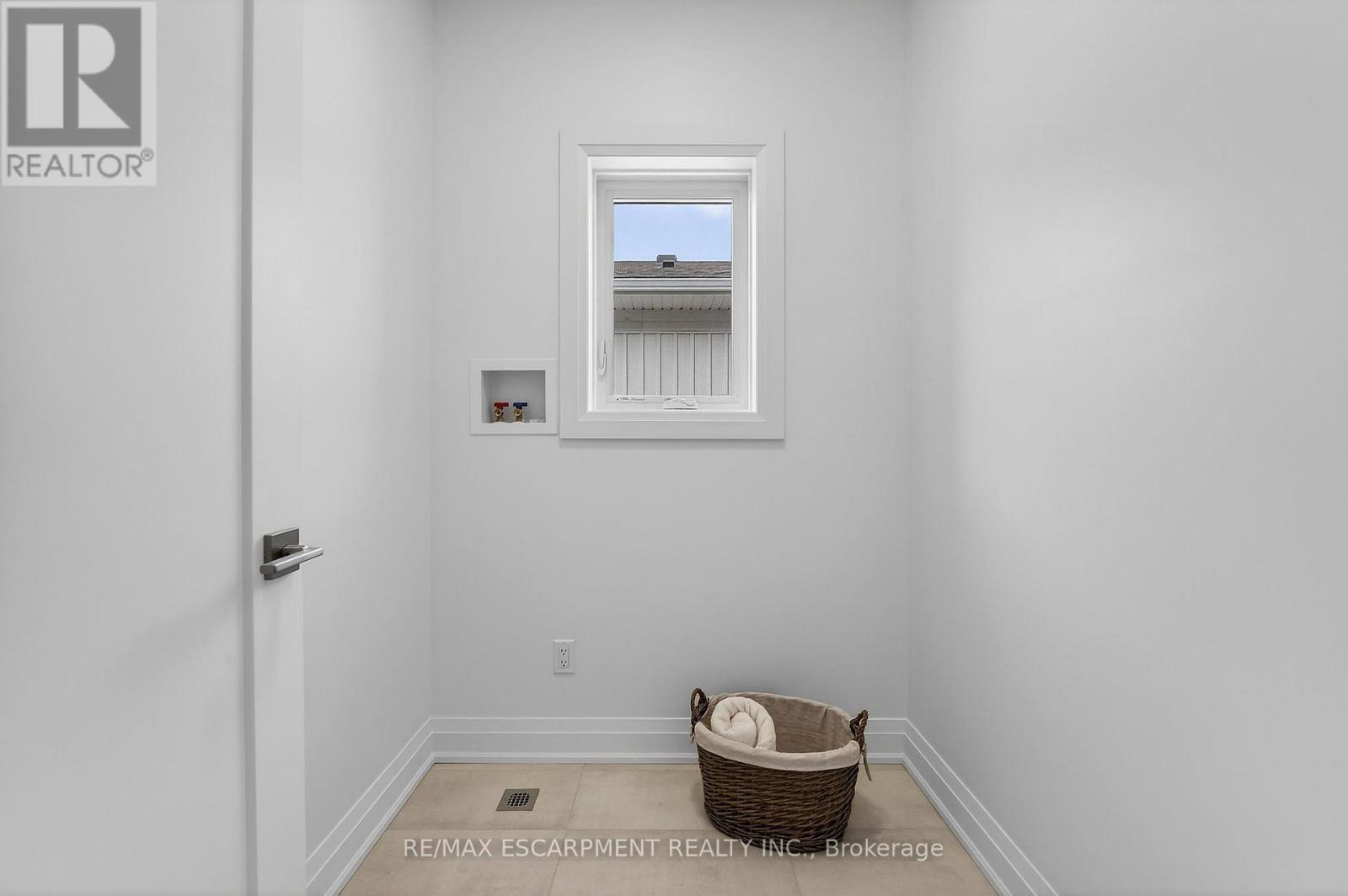 8868 Angie Drive, Niagara Falls, Ontario  L2H 3W8 - Photo 29 - X12599030