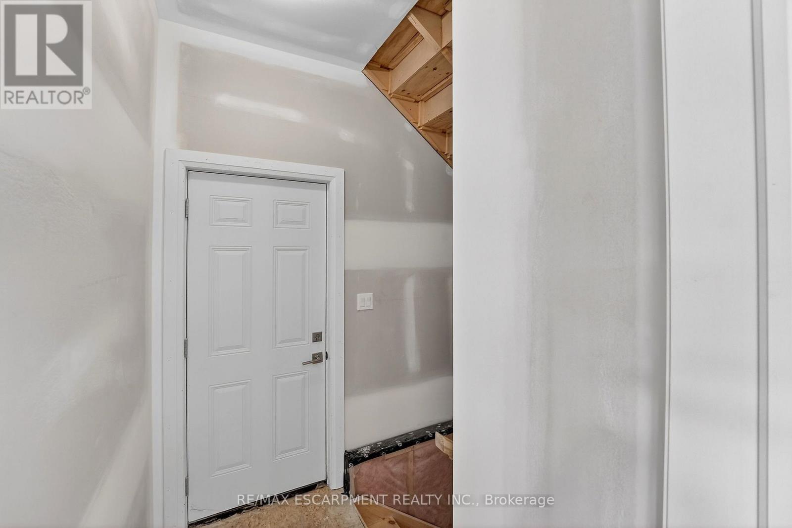 8868 Angie Drive, Niagara Falls, Ontario  L2H 3W8 - Photo 34 - X12599030