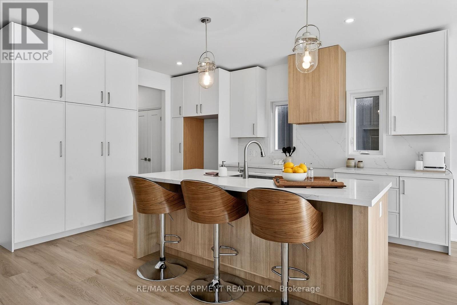 8868 Angie Drive, Niagara Falls, Ontario  L2H 3W8 - Photo 8 - X12599030