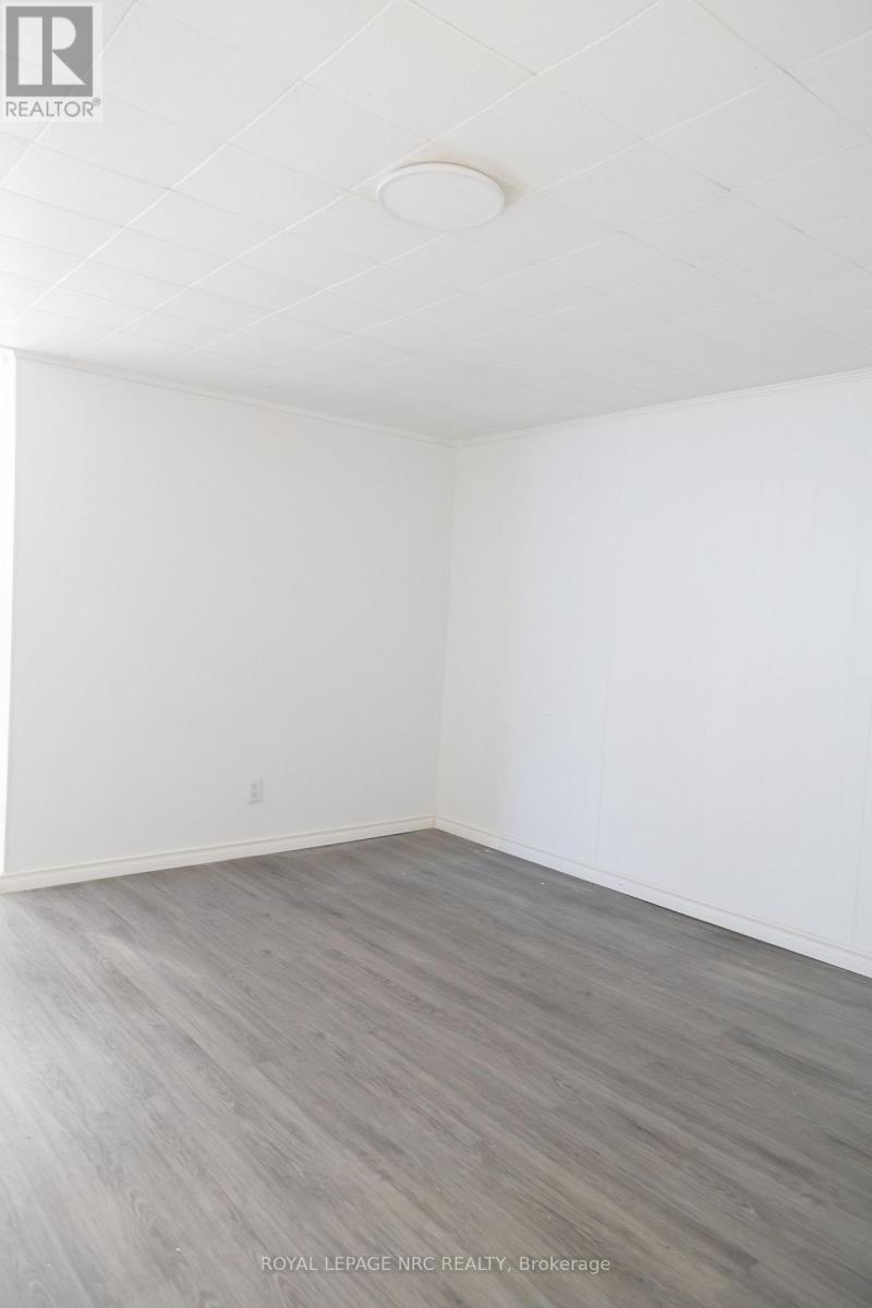 5905 Valley Way, Niagara Falls, Ontario  L2E 1X9 - Photo 14 - X12599228