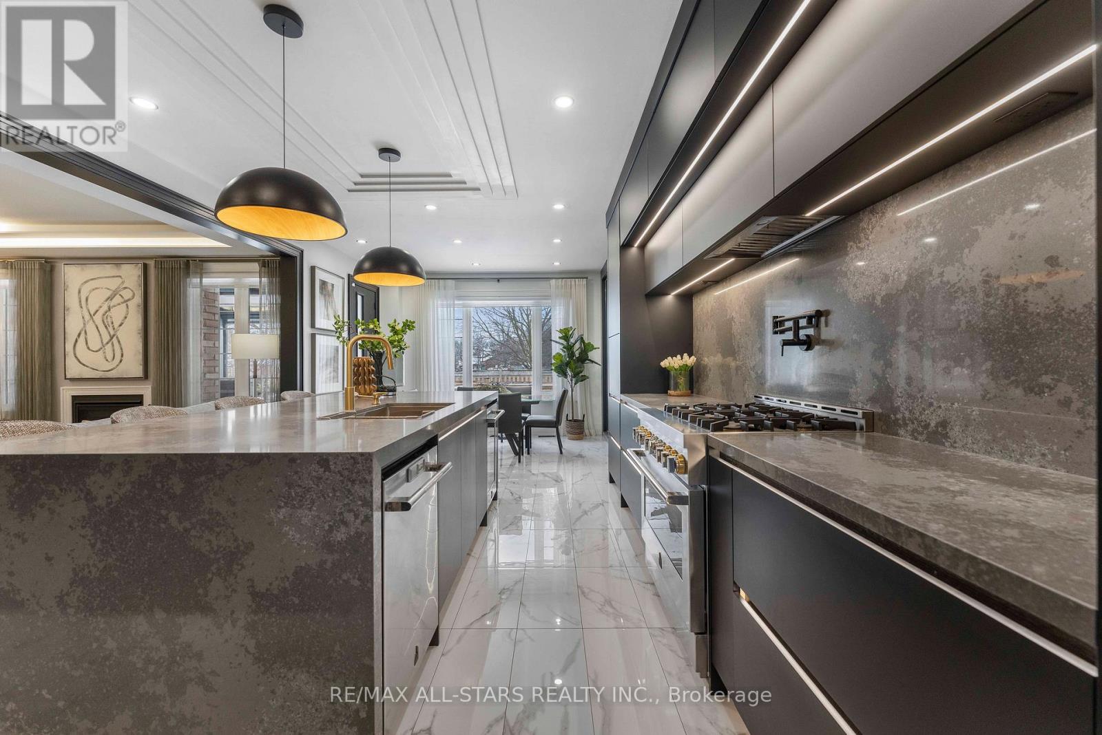 355 Reg Harrison Trail, Newmarket, Ontario  L3X 0M2 - Photo 6 - N12598476