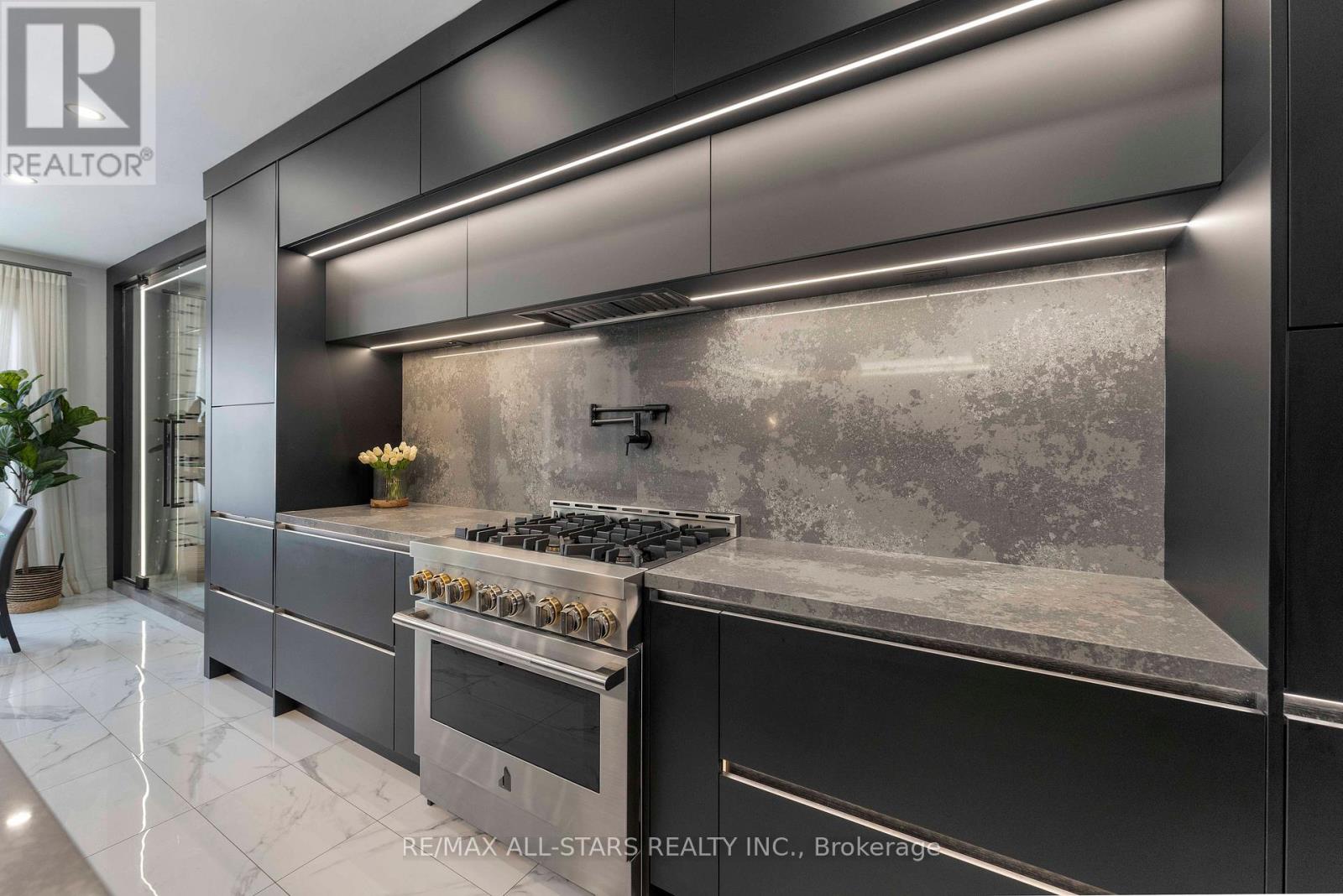 355 Reg Harrison Trail, Newmarket, Ontario  L3X 0M2 - Photo 8 - N12598476