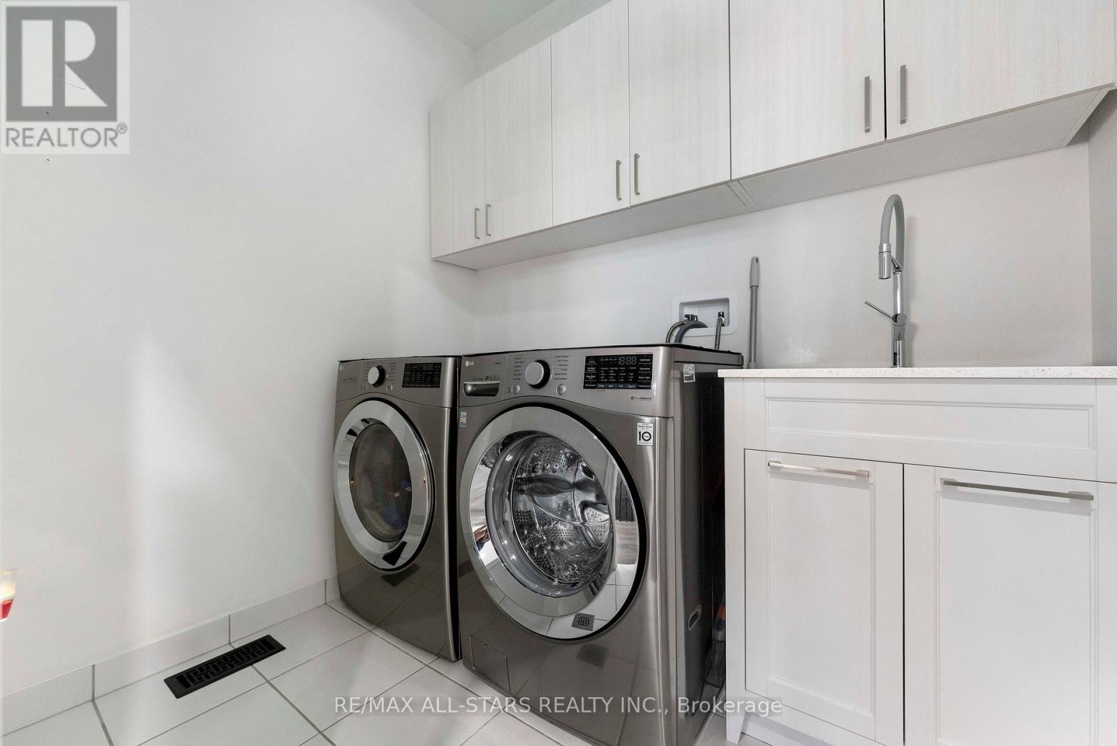 355 Reg Harrison Trail, Newmarket, Ontario  L3X 0M2 - Photo 32 - N12598476