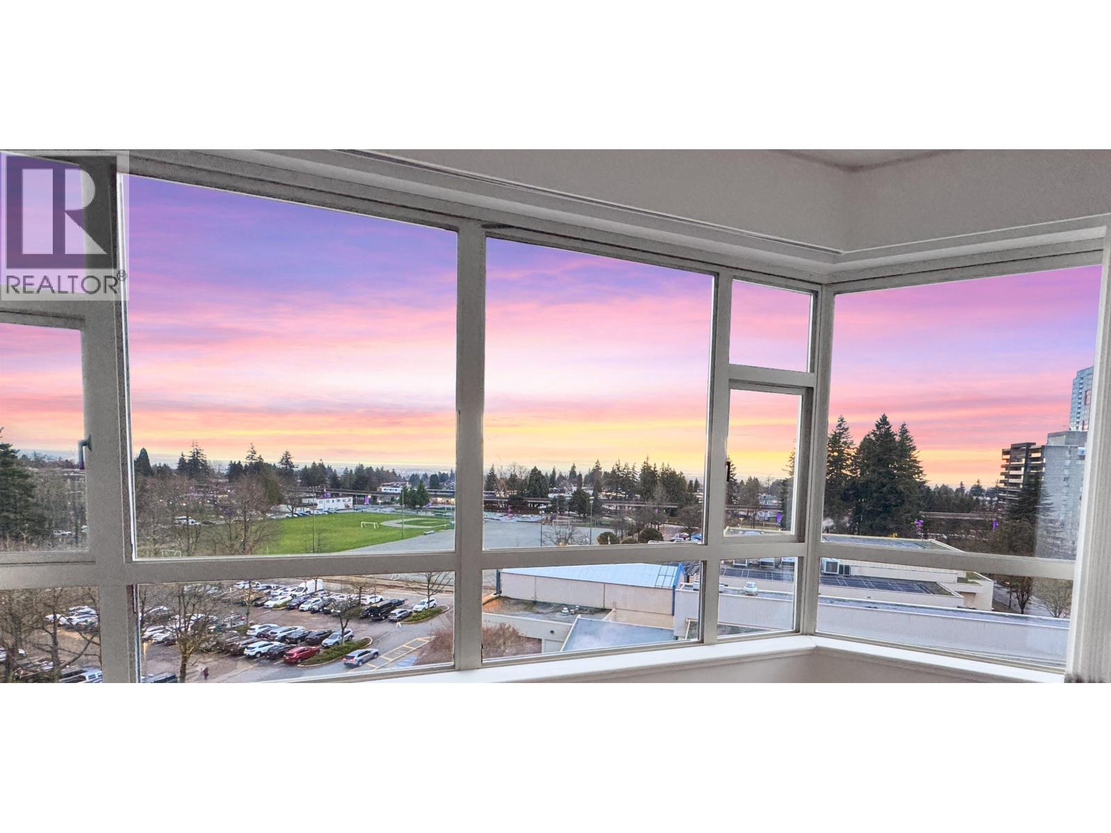 903 4830 Bennett Street, Burnaby, British Columbia  V5H 4P6 - Photo 2 - R3071939