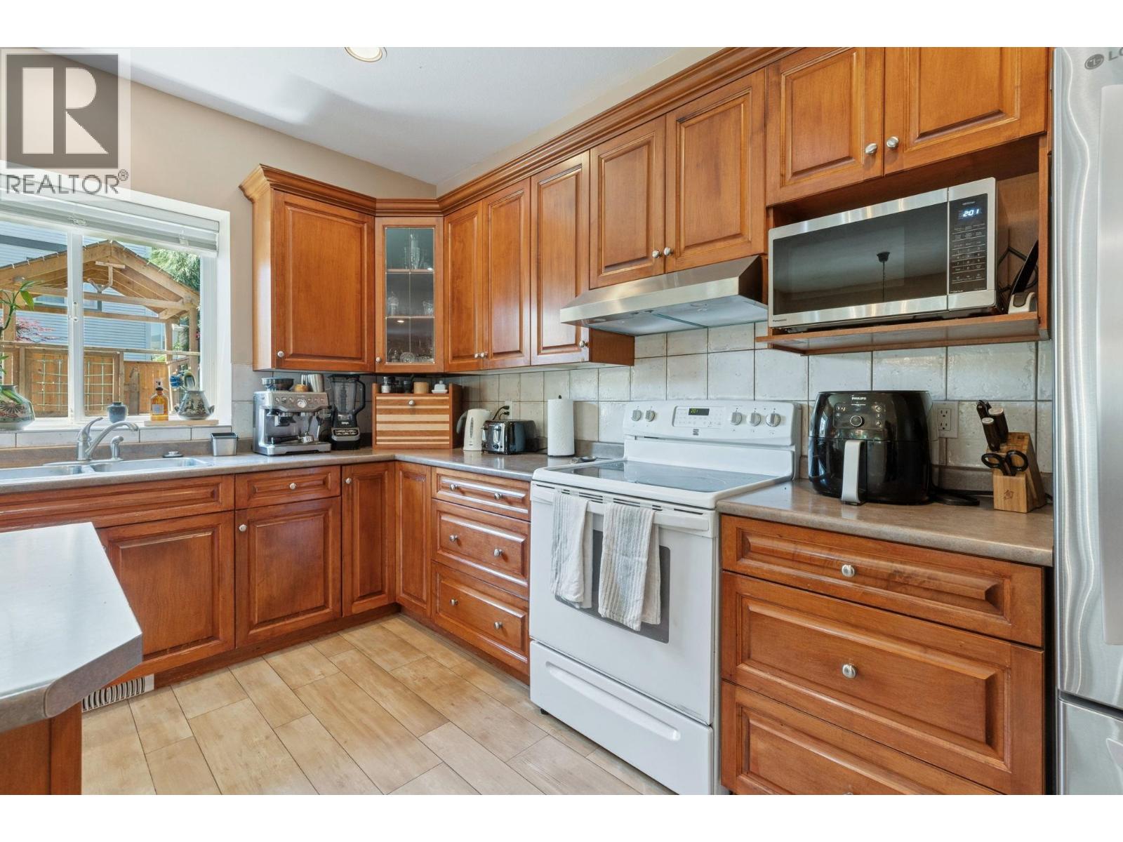 2172 Parkway Boulevard, Coquitlam, British Columbia  V3E 3N3 - Photo 14 - R3071932