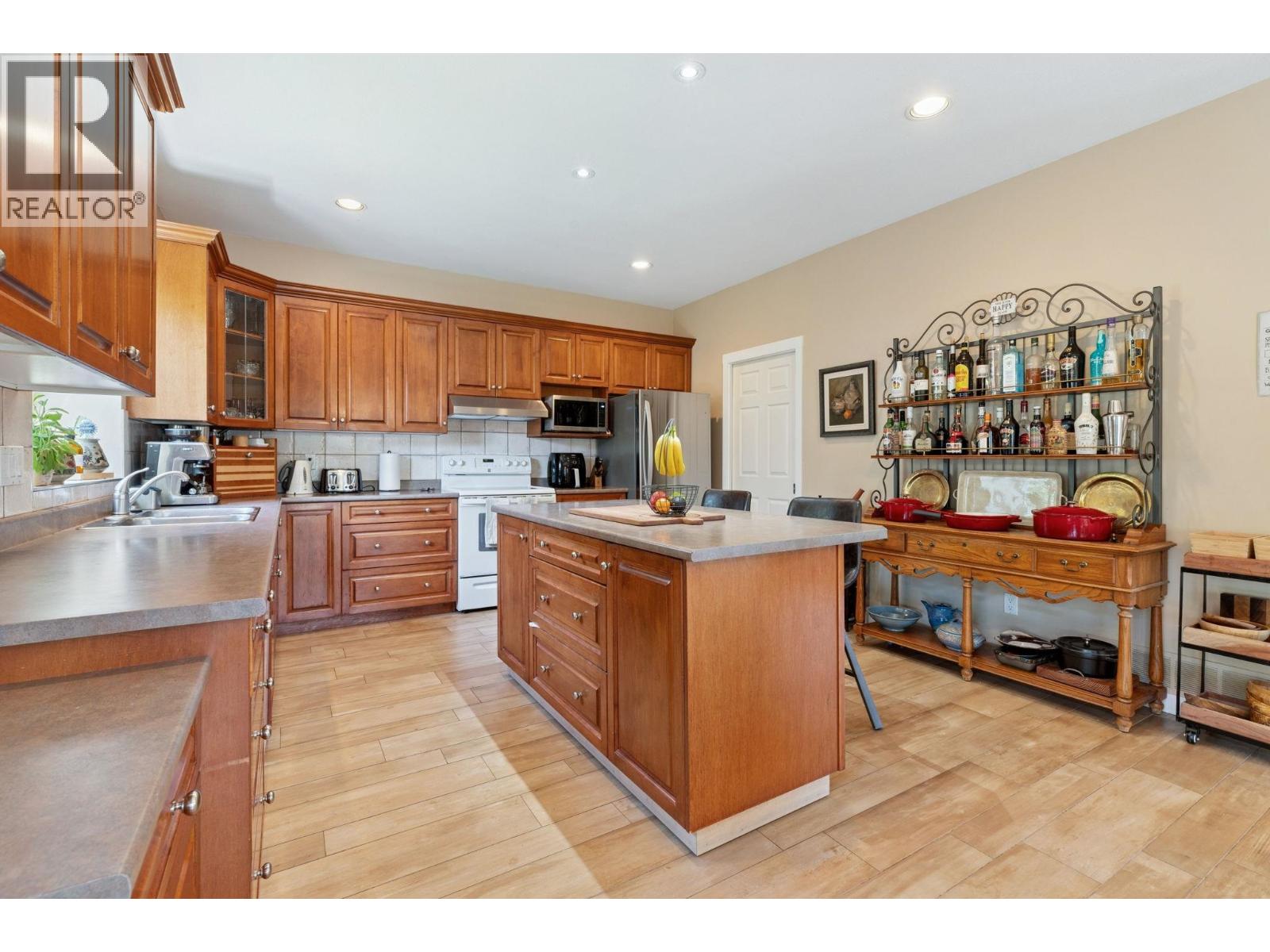 2172 Parkway Boulevard, Coquitlam, British Columbia  V3E 3N3 - Photo 16 - R3071932