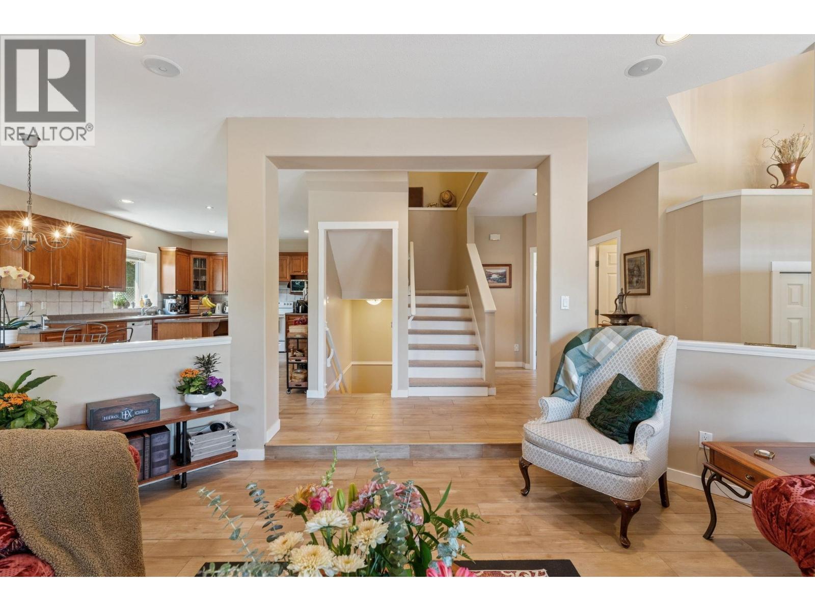 2172 Parkway Boulevard, Coquitlam, British Columbia  V3E 3N3 - Photo 7 - R3071932