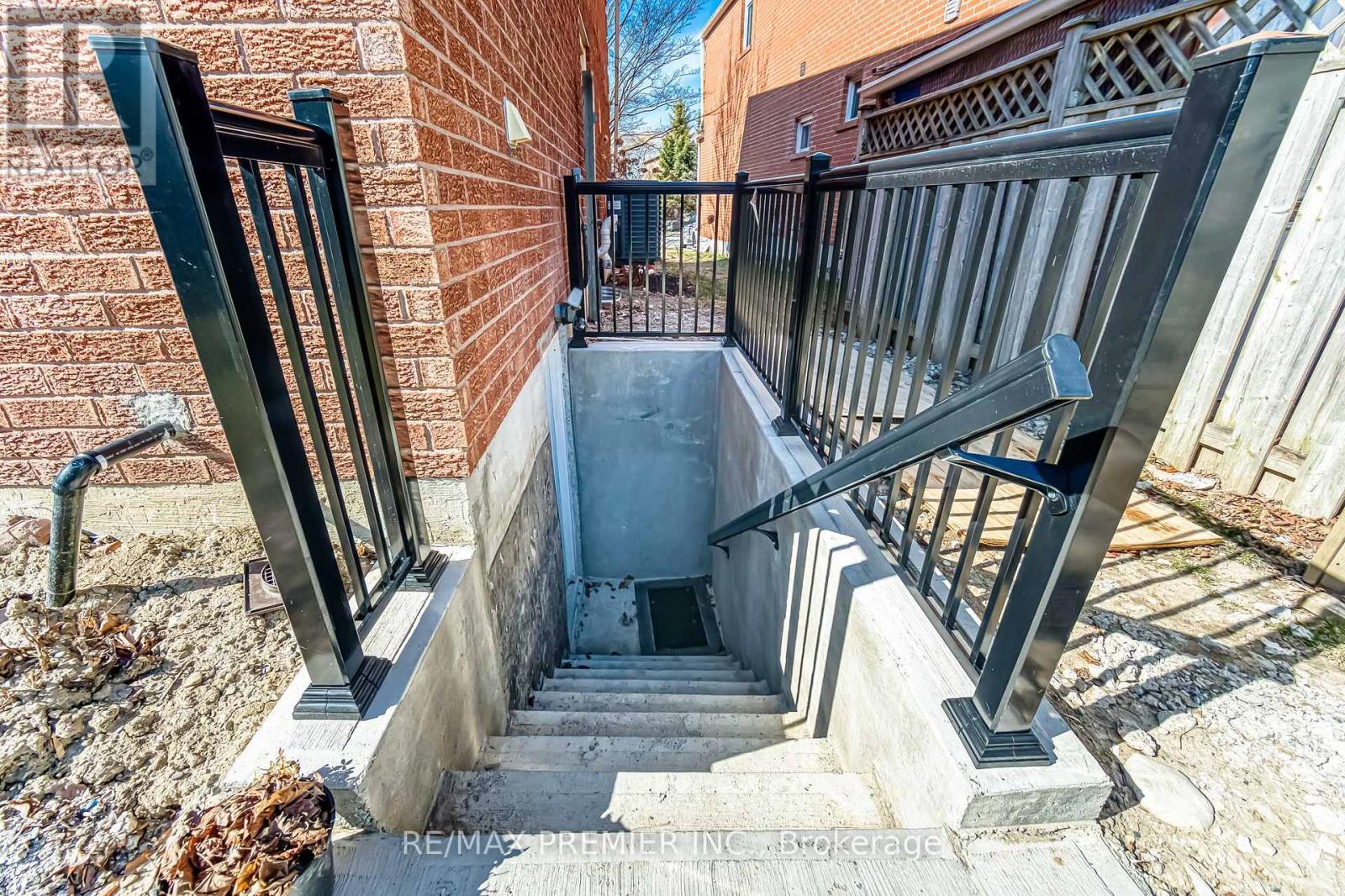 Bsmt - 133 Bernard Avenue, Richmond Hill, Ontario  L4C 9Z6 - Photo 5 - N12599110