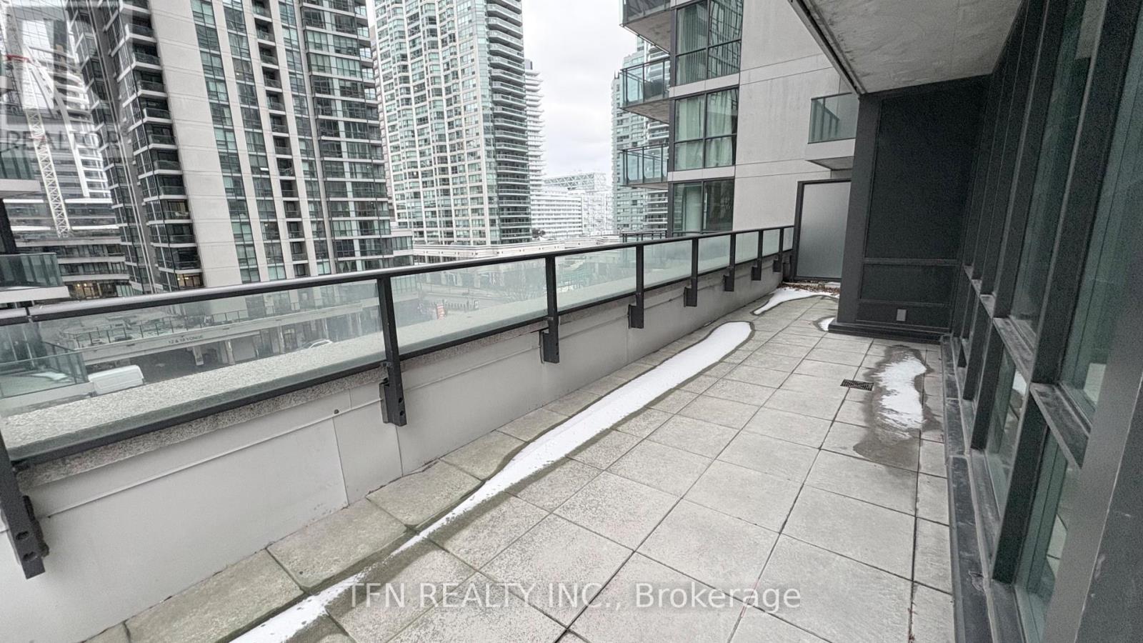 504 - 33 Bay Street, Toronto, Ontario  M5J 2Z3 - Photo 4 - C12599142