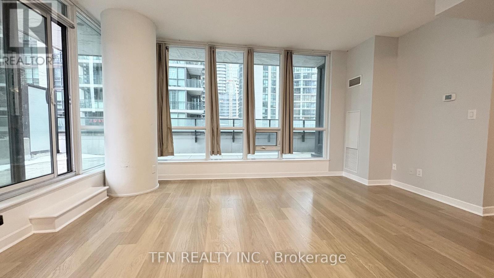 504 - 33 Bay Street, Toronto, Ontario  M5J 2Z3 - Photo 6 - C12599142