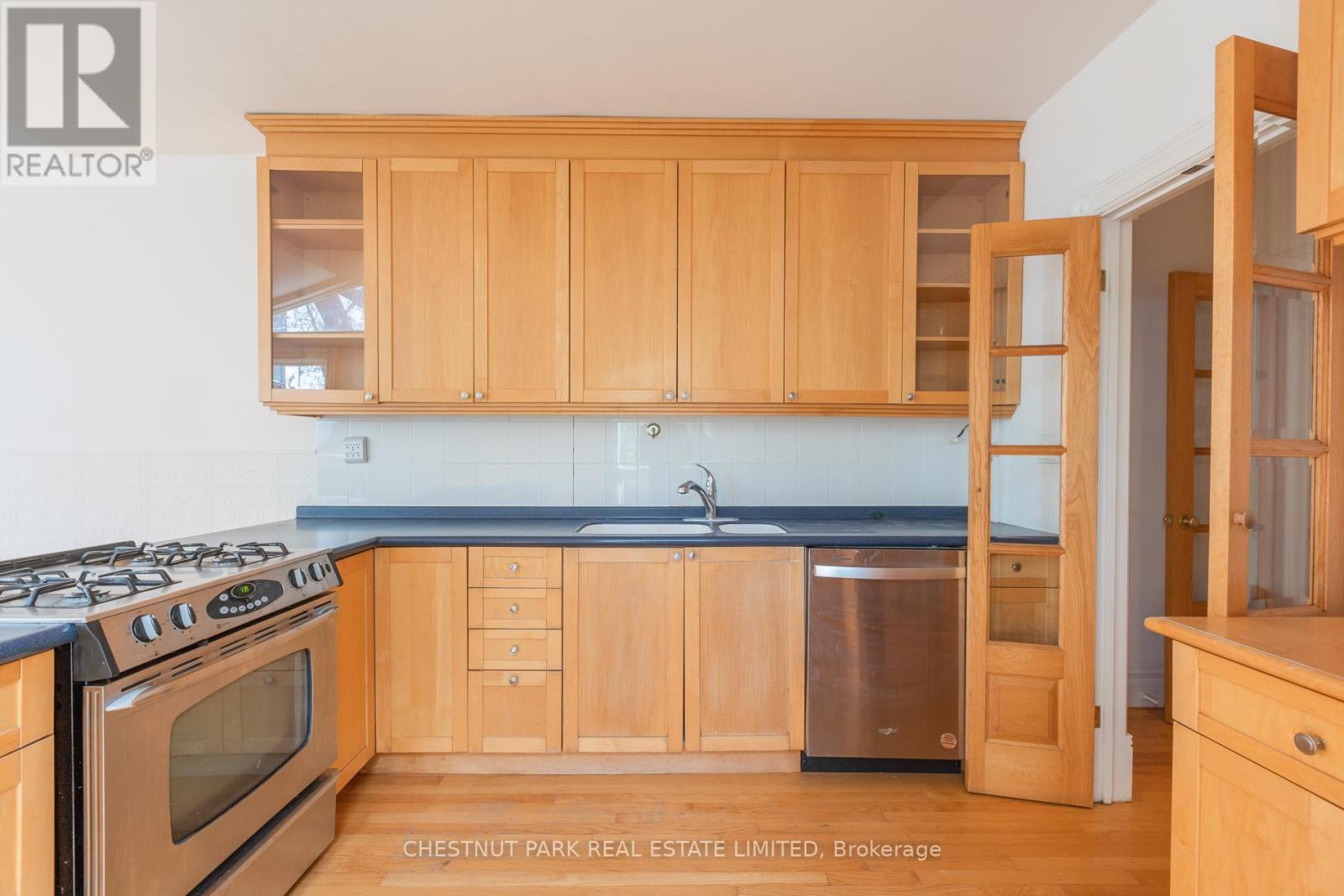 84 Shaftesbury Avenue, Toronto, Ontario  M4T 1A5 - Photo 17 - C12599164