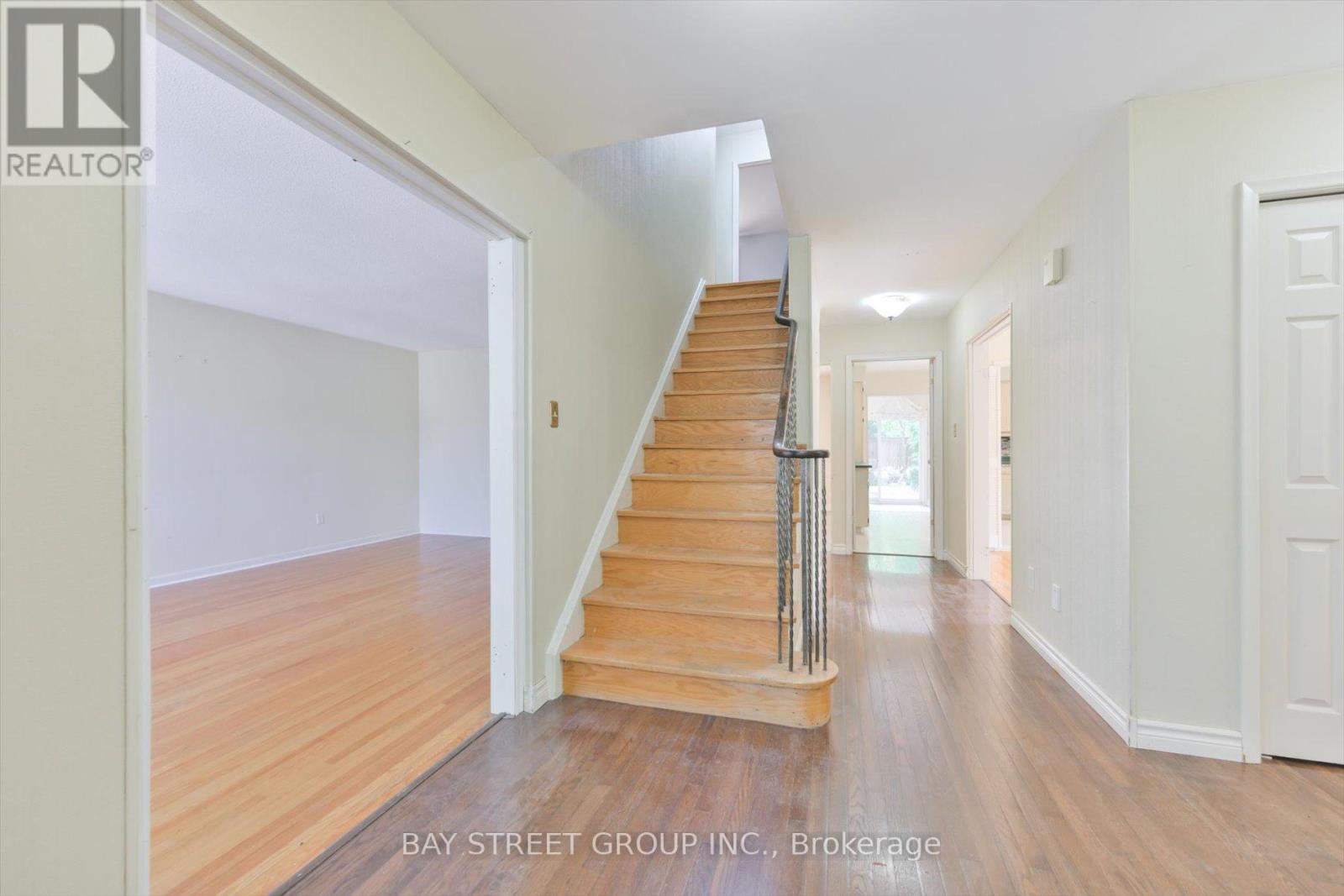 33 Kilchurn Castle Drive, Toronto, Ontario  M1T 2W3 - Photo 6 - E12599150