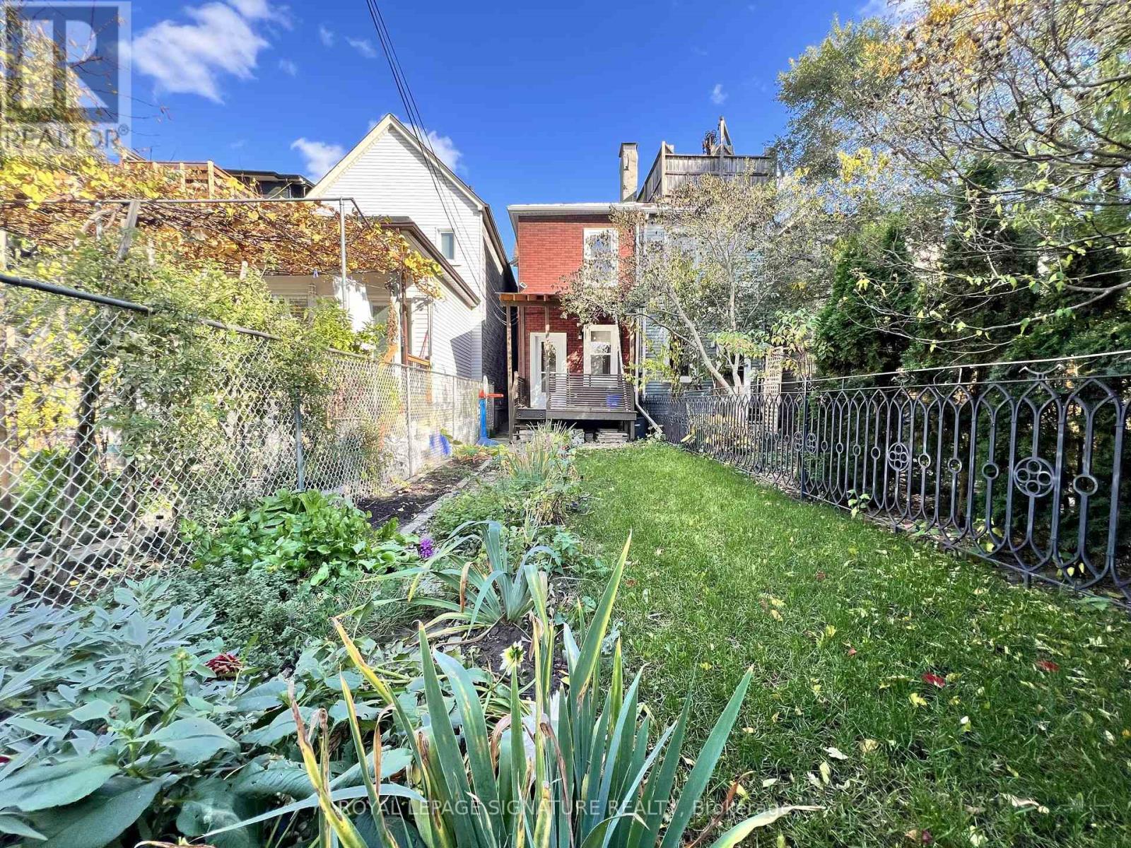 Main - 800 Pape Avenue, Toronto, Ontario  M4K 3S7 - Photo 19 - E12599180