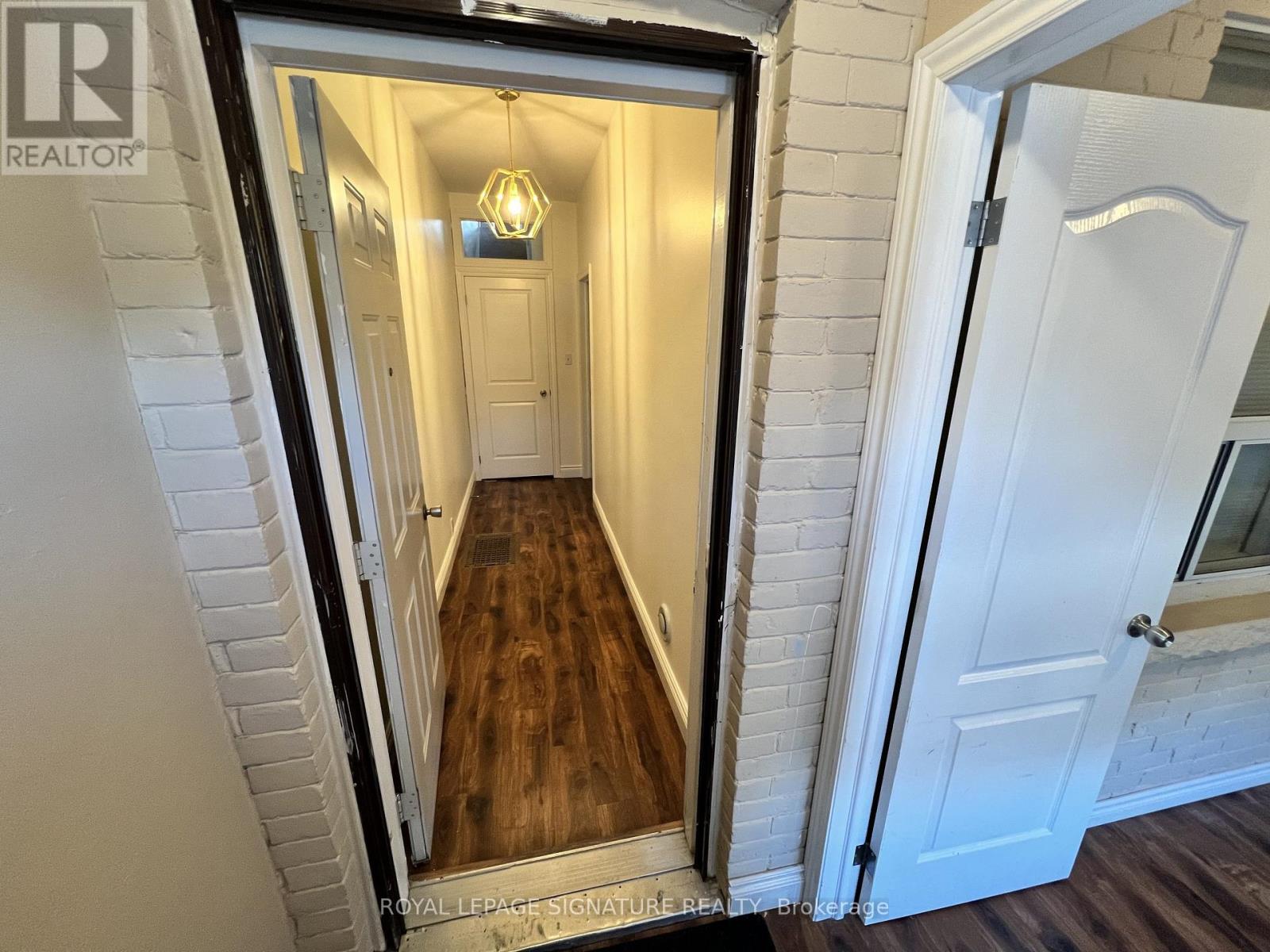 Main - 800 Pape Avenue, Toronto, Ontario  M4K 3S7 - Photo 2 - E12599180