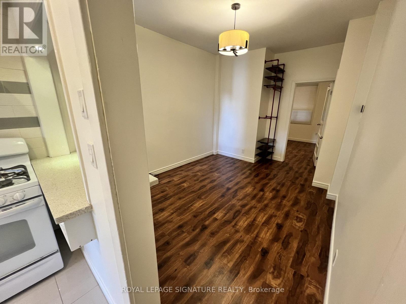 Main - 800 Pape Avenue, Toronto, Ontario  M4K 3S7 - Photo 8 - E12599180