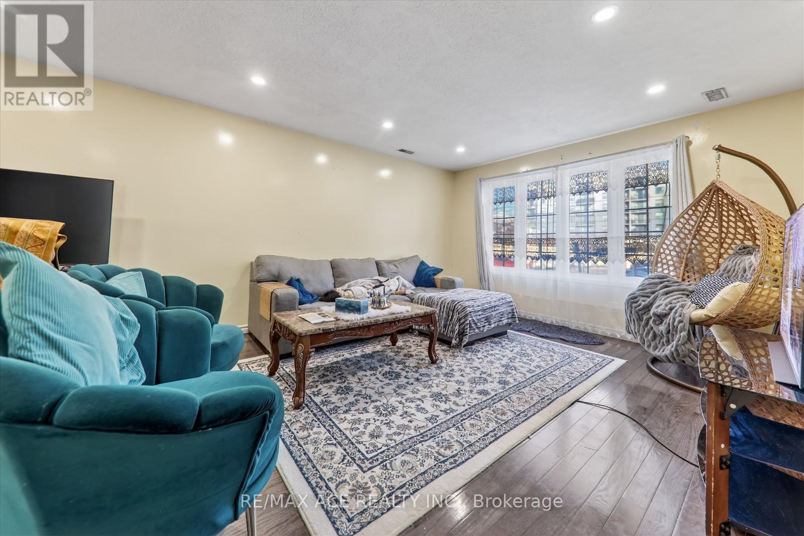 150 Centre Street S, Oshawa, Ontario  L1H 4A4 - Photo 6 - E12599192