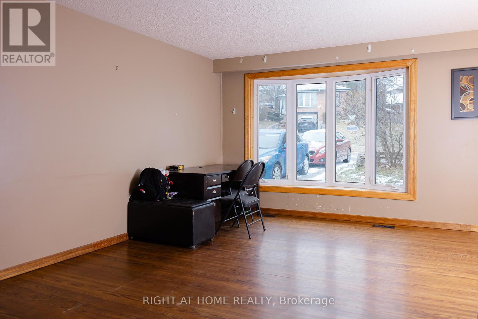 506 Farewell Street, Oshawa, Ontario  L1H 6M5 - Photo 8 - E12593390