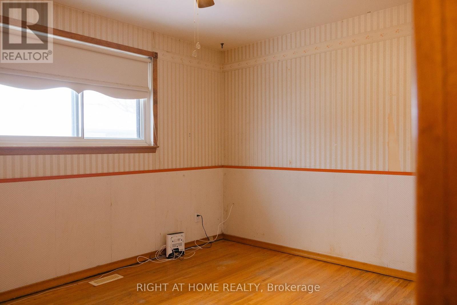 506 Farewell Street, Oshawa, Ontario  L1H 6M5 - Photo 9 - E12593390