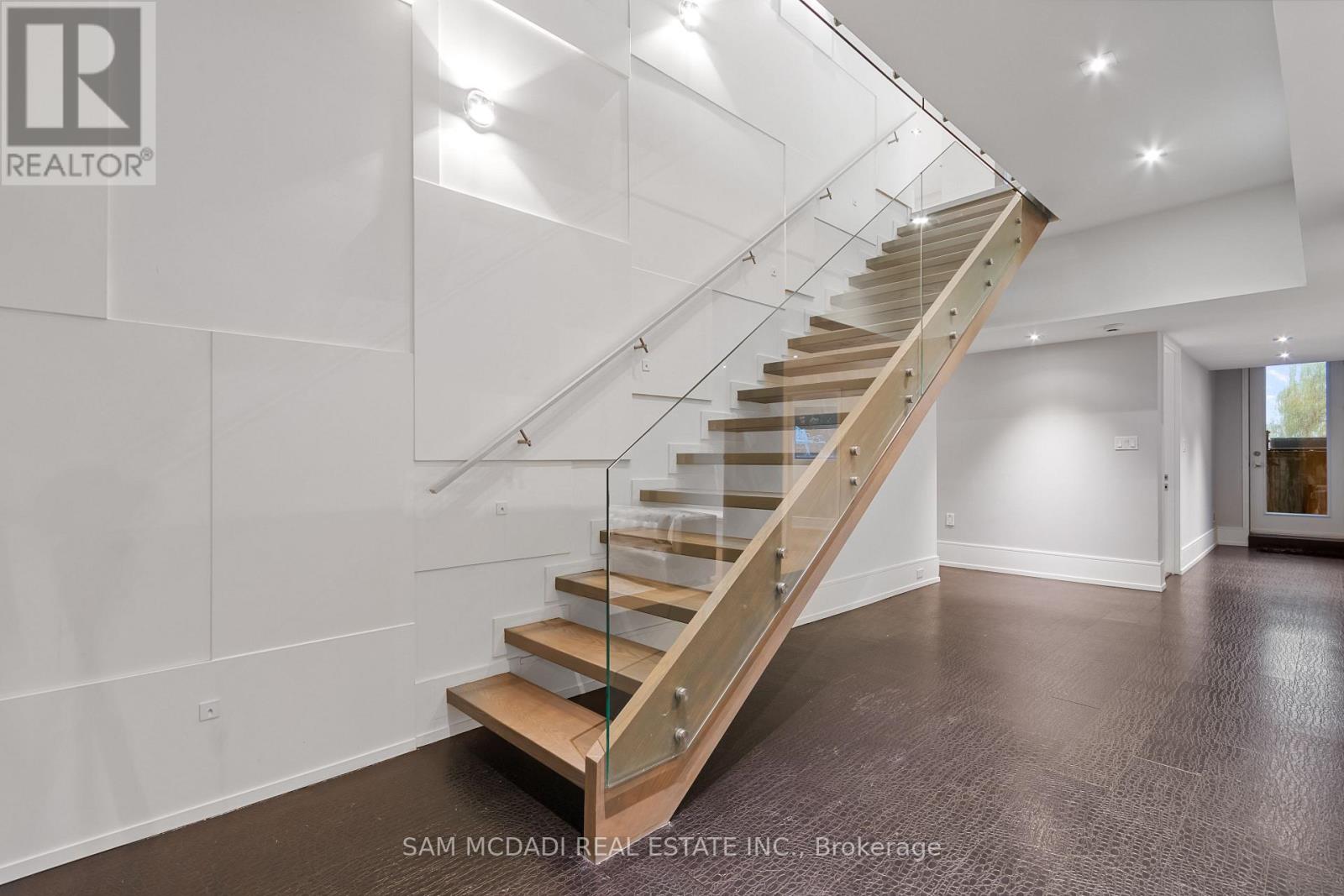 67 Lake Promenade, Toronto, Ontario  M8W 1A2 - Photo 28 - W12599128