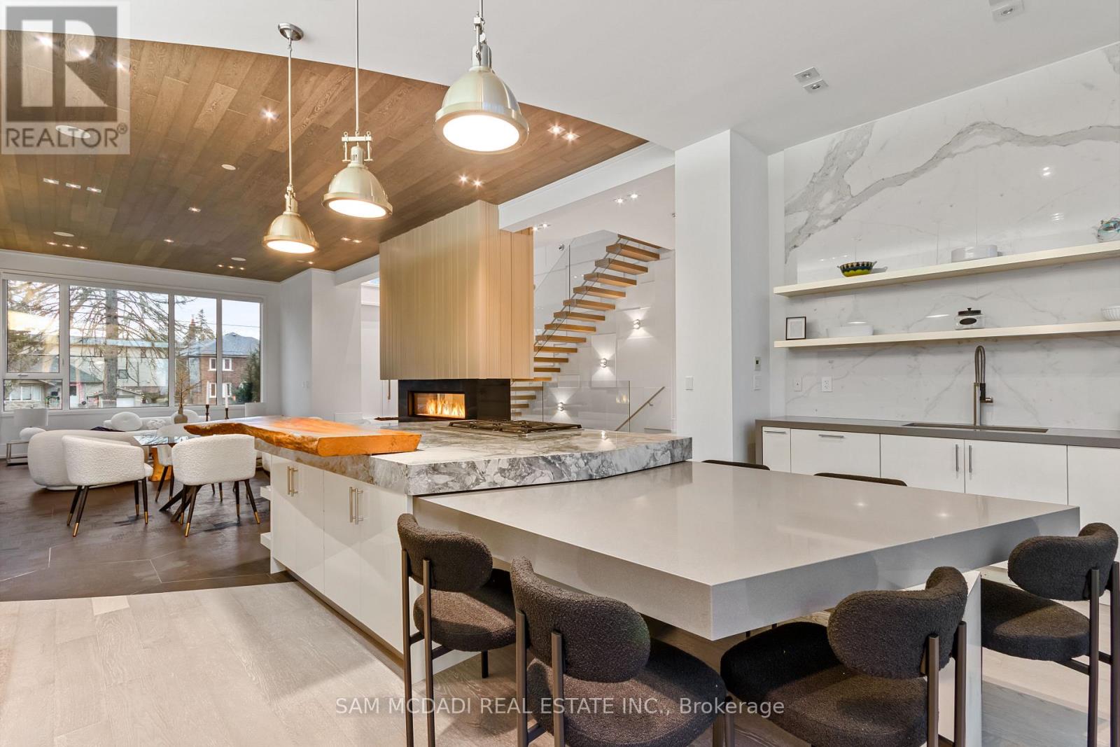 67 Lake Promenade, Toronto, Ontario  M8W 1A2 - Photo 9 - W12599128