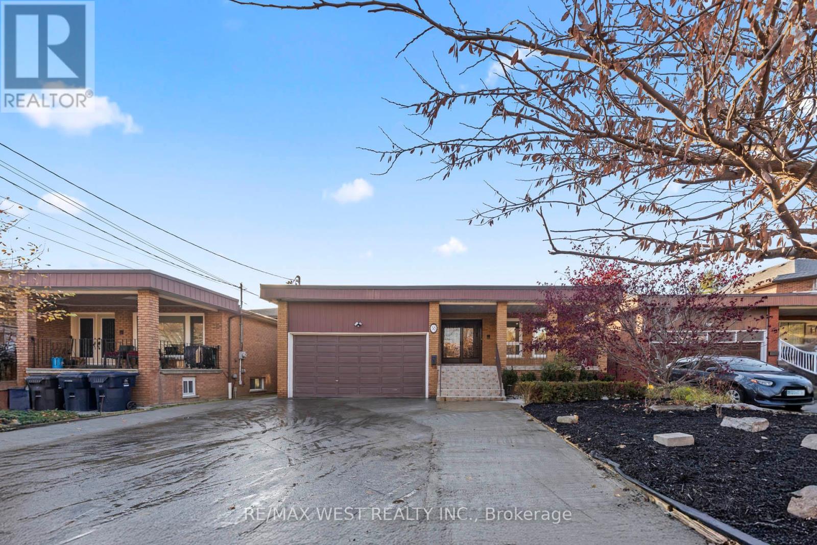 D - 38 Larchmere Avenue, Toronto, Ontario  M9L 2N3 - Photo 2 - W12599130