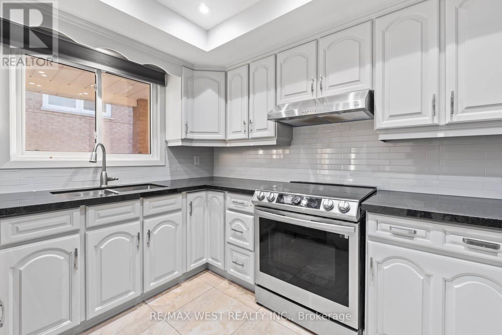 D - 38 Larchmere Avenue, Toronto, Ontario  M9L 2N3 - Photo 7 - W12599130