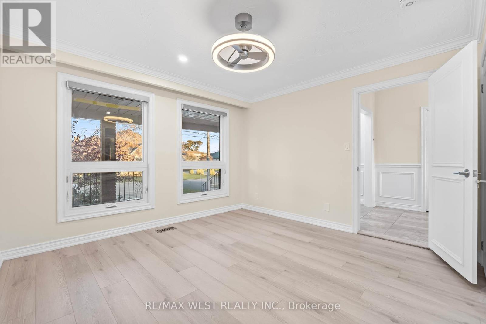 D - 38 Larchmere Avenue, Toronto, Ontario  M9L 2N3 - Photo 9 - W12599130