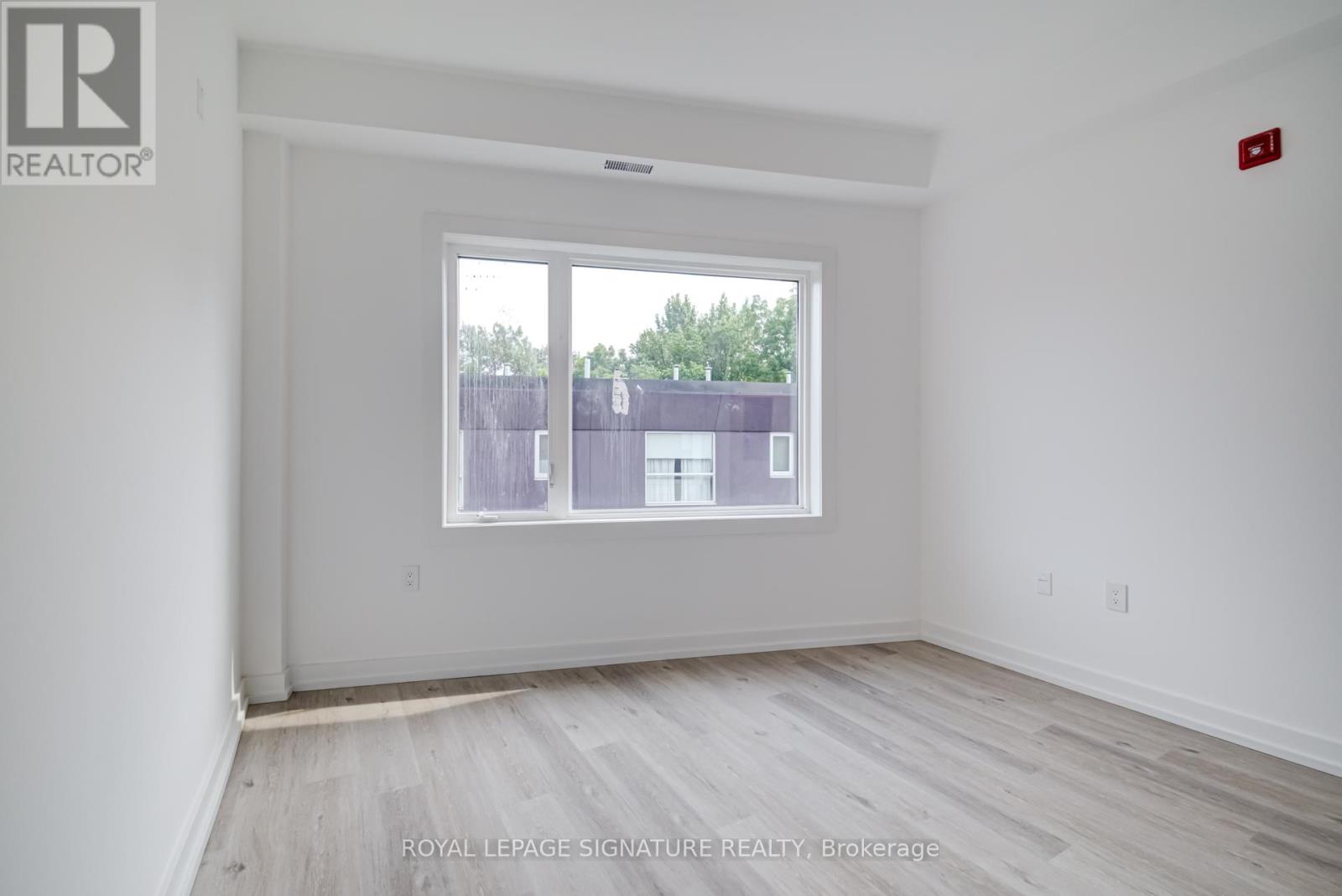 8 - 3039 Dundas Street W, Toronto, Ontario  M6P 1Z5 - Photo 9 - W12599134