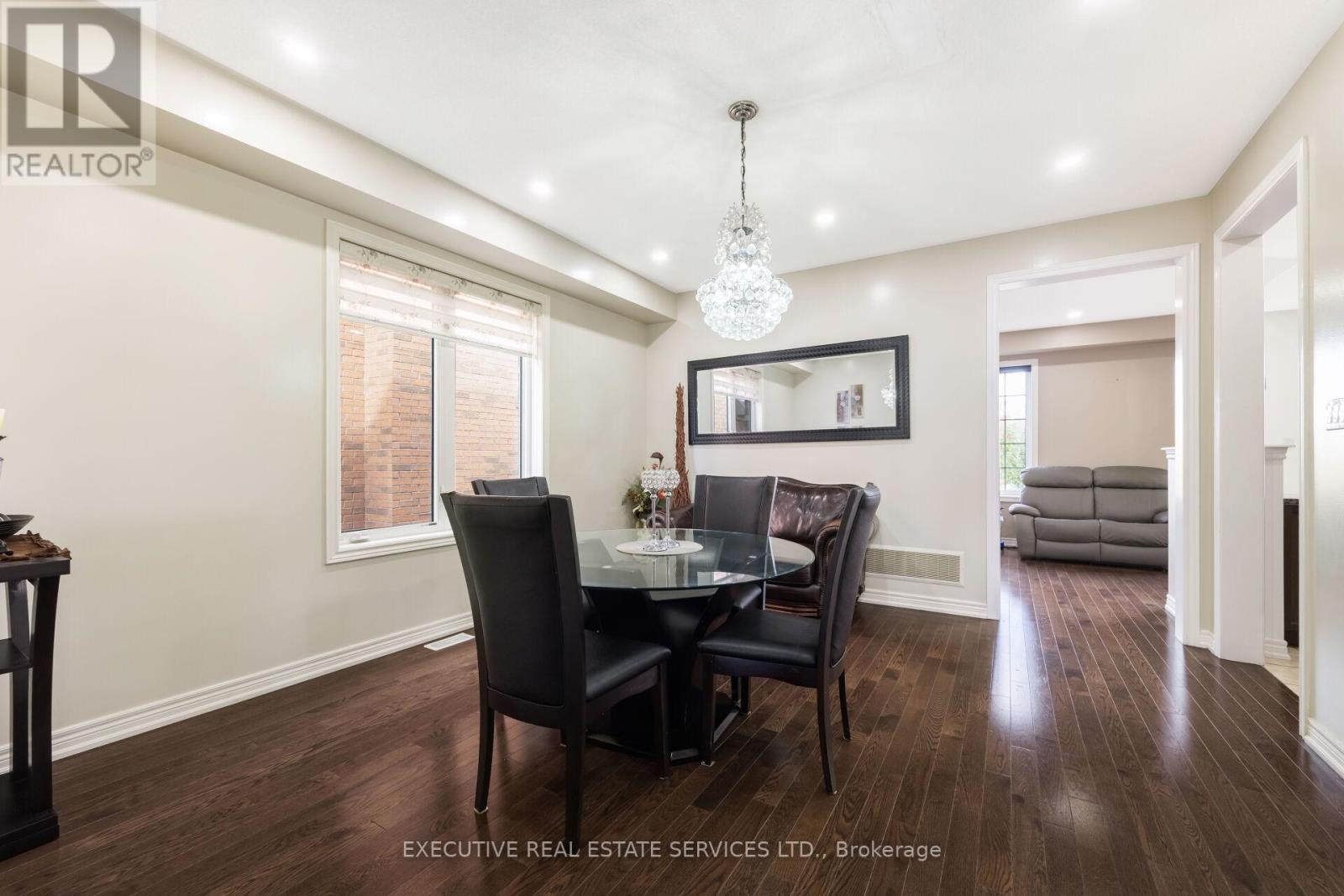 37 Ross Drive, Brampton, Ontario  L6R 3S7 - Photo 8 - W12599138