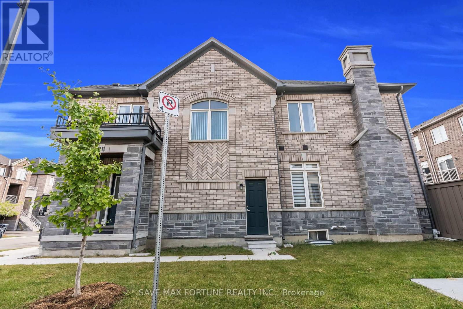28 Gemma Place, Brampton, Ontario L6Z 1X9 - Photo 7 - W12599176