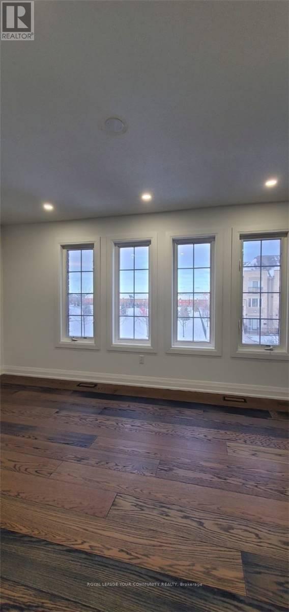 5058 Oscar Peterson Boulevard, Mississauga, Ontario L5M 7W3 - Photo 3 - W12599182