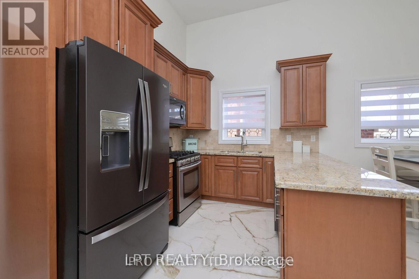 19 Terrastone Court, Caledon, Ontario L7E 2H1 - Photo 10 - W12599184