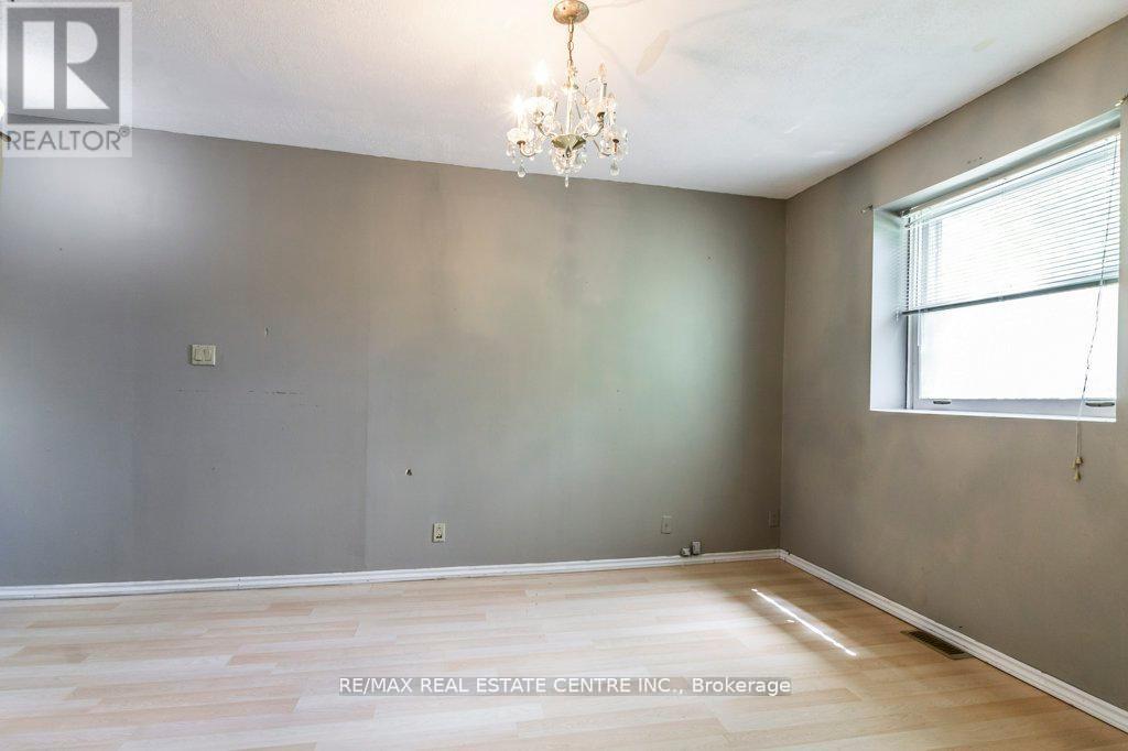 215-217 Queen Street, Milton, Ontario  L9T 1K3 - Photo 15 - W12599202