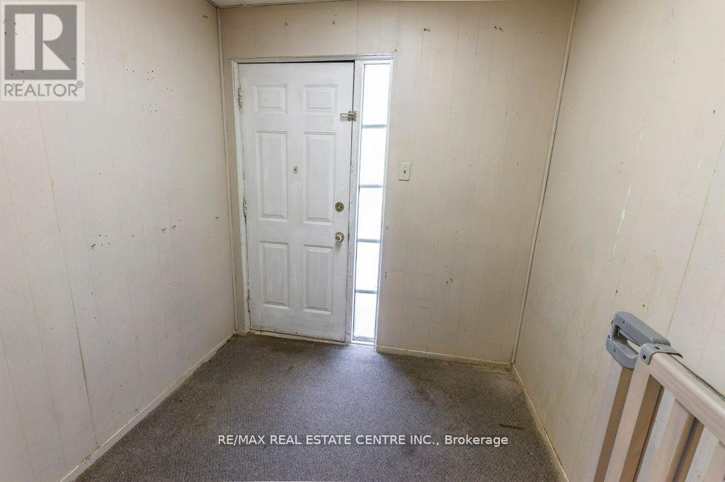 215-217 Queen Street, Milton, Ontario  L9T 1K3 - Photo 17 - W12599202