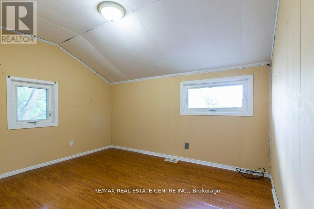 215-217 Queen Street, Milton, Ontario  L9T 1K3 - Photo 37 - W12599202