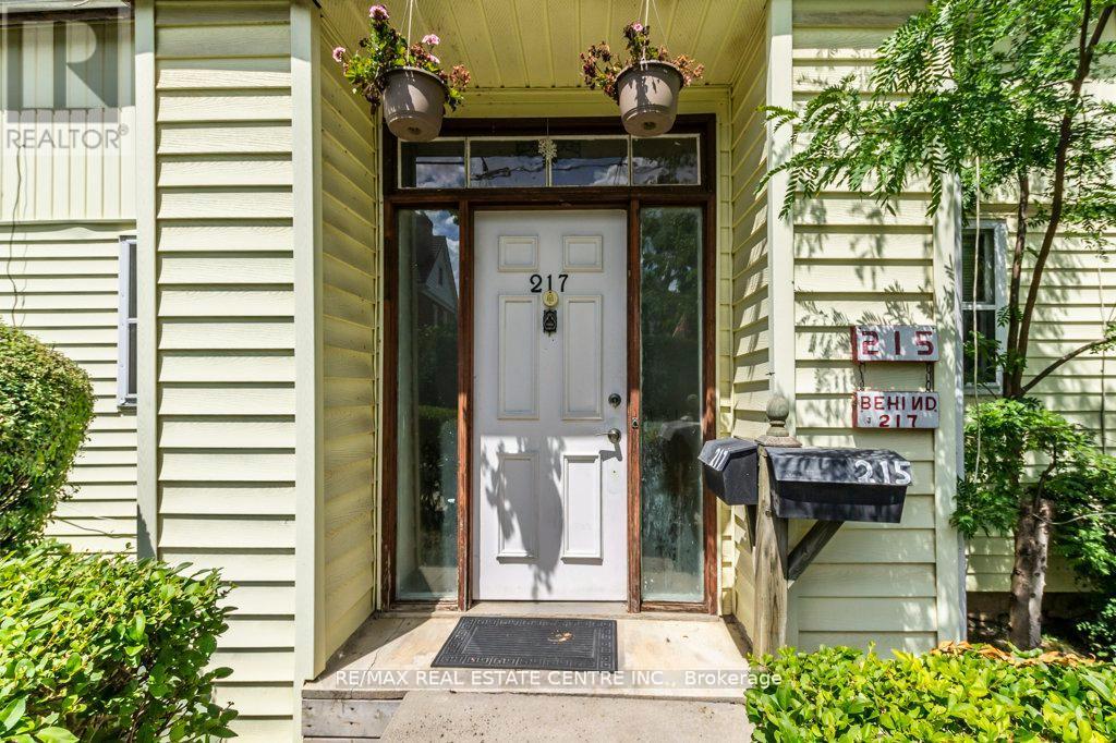 215-217 Queen Street, Milton, Ontario  L9T 1K3 - Photo 5 - W12599202