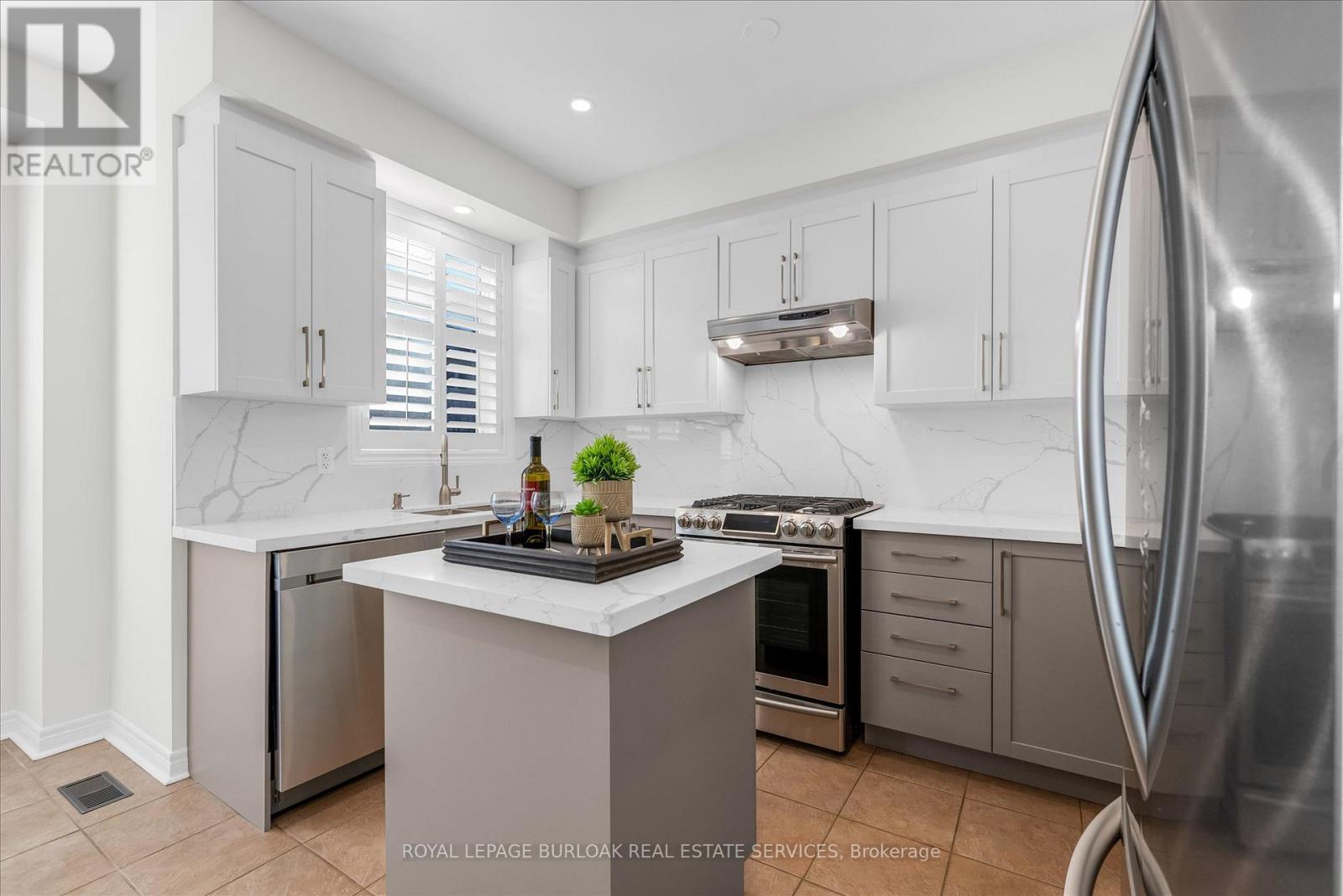 4838 Columbus Drive, Burlington, Ontario L7M 0H3 - Photo 15 - W12599212